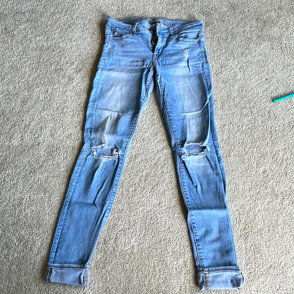 Light wash American Eagle Jeans! Moderately worn.